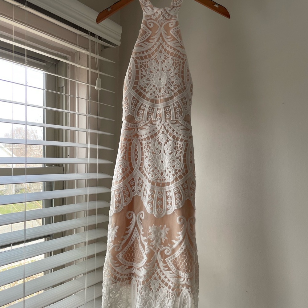 BNOWO- White Lace Dress